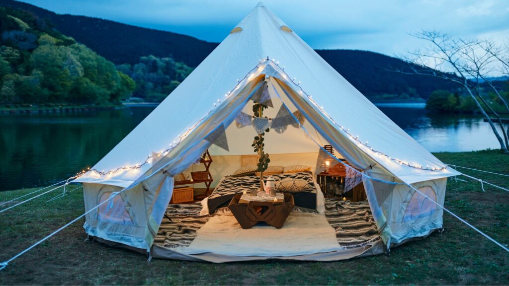 大きいテントでキャンプ